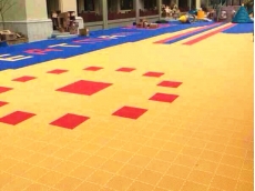 幼儿园室外拼装地板